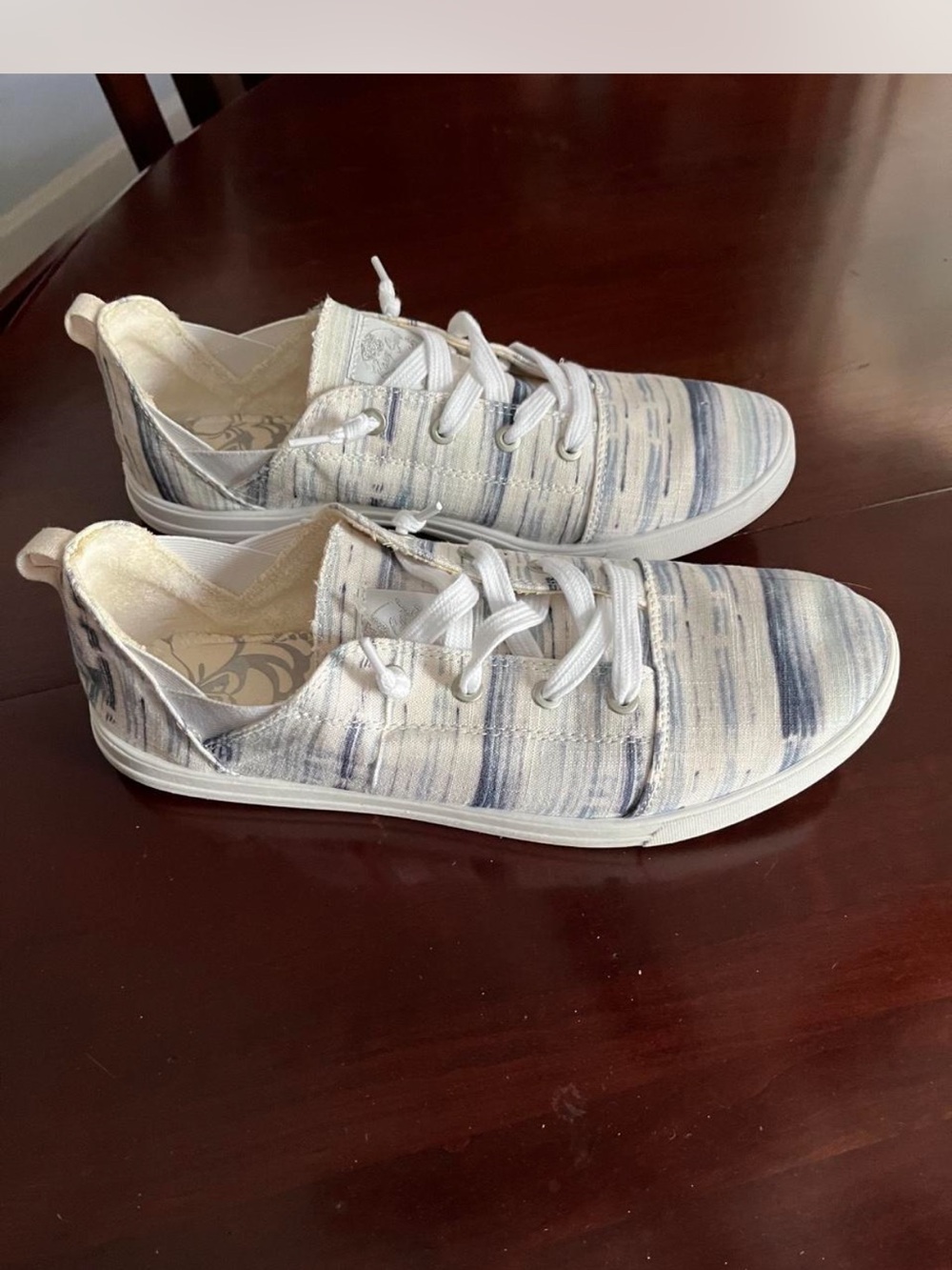 Roxy Women's Canvas Sneakers - White & Light Blue Stripe